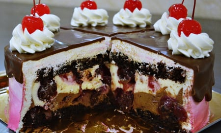 Sortimente torturi - Tort Choco Cherry