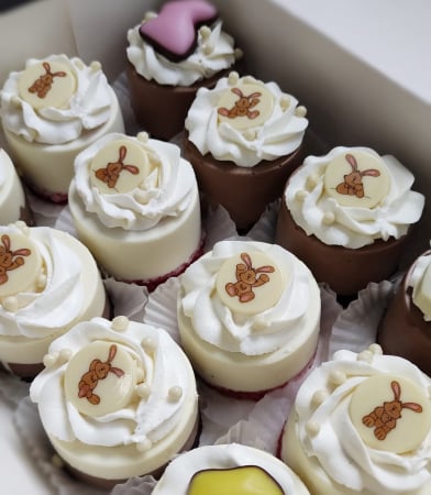 Paste - Cutie 12 Mini Torturi Paste | Hedonic Sweets