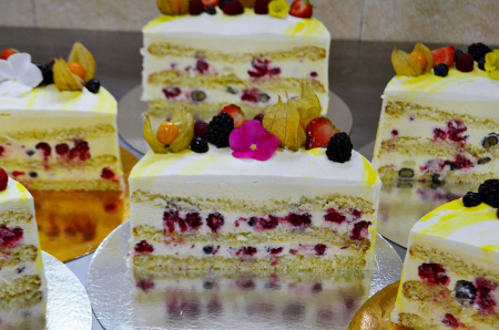 Sortimente torturi - Tort Lemon Berry