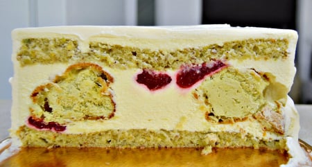 Sortimente torturi - Tort Pistachio Delight