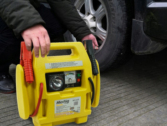 Dispozitiv multifunctional, pornire motor 900A, compresor 18bar, lampa Led cu baterie si incarcator 12V (N1310) [8]