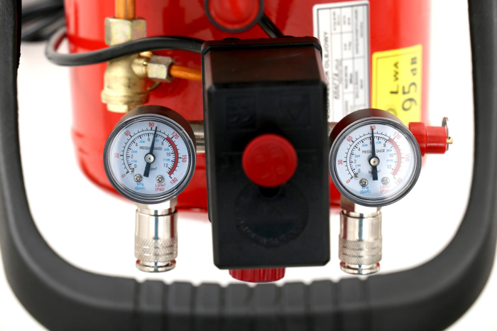 Compresor aer comprimat 24 litri 8 bar 2,8 KW + Kit 8 in 1 (KD400-K3) [15]