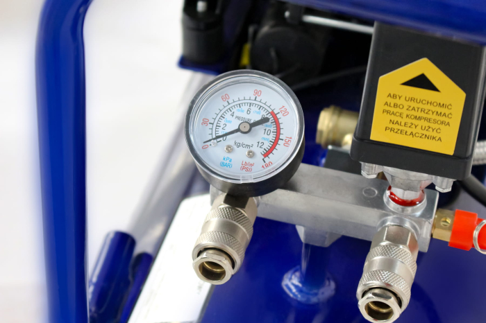 Compresor fara ulei 50L, 3000W, 475 l/min, 2800 rpm, cu reductor presiune si manometru (KD4093) [10]