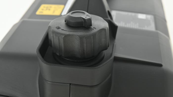 Generator curent 2.5 kW 2500W, 2x230V, 5 V 12V/8A, motor benzina 4 timpi (KD3162) [15]