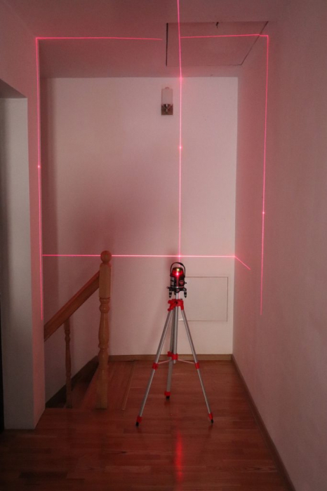 Nivela laser rotativ incrucisat  40m 5 linii cu trepied si carcasa uz interior (TL1) [5]