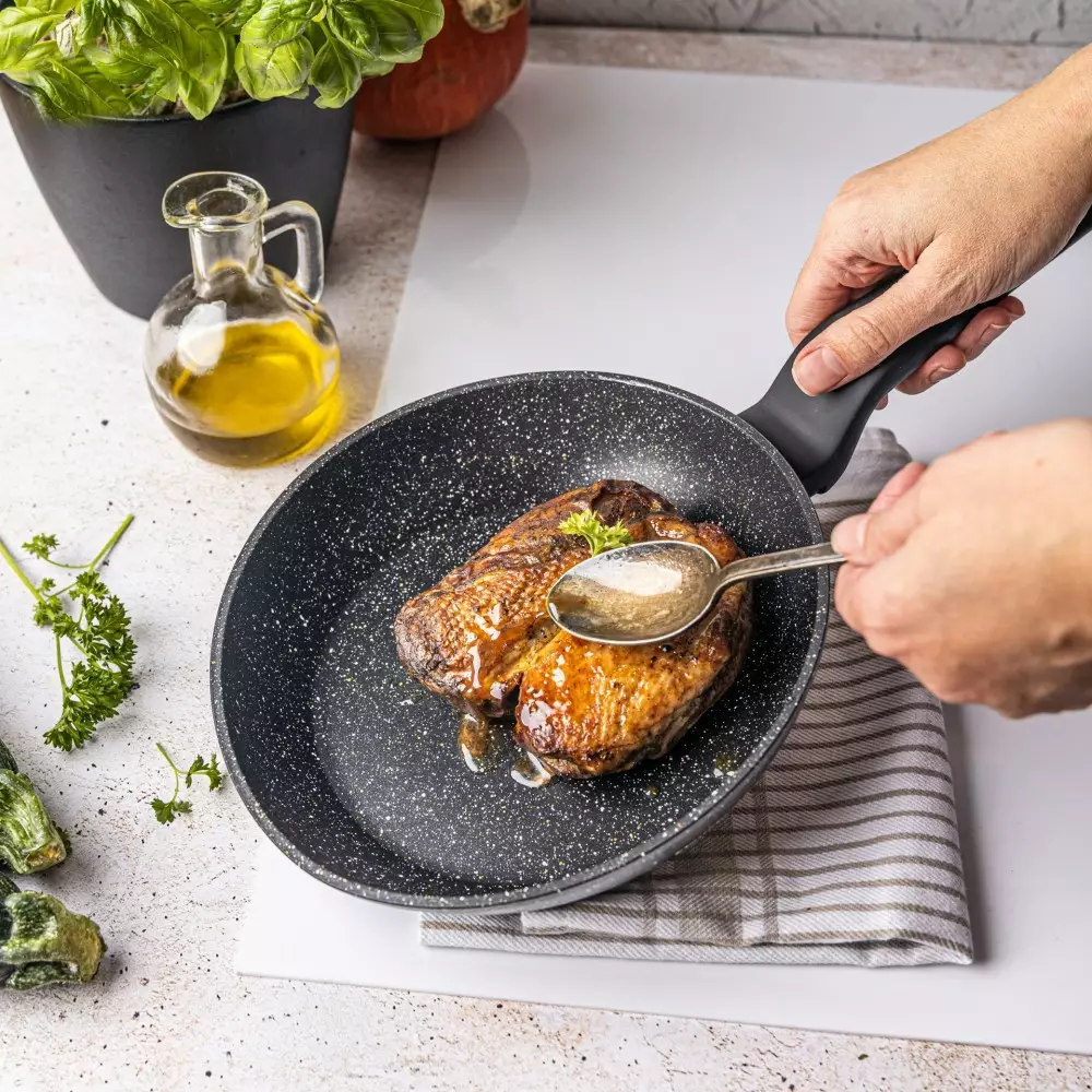 Tigaie aluminiu cu invelis marmura neagra 20 cm (KB-7663) [7]