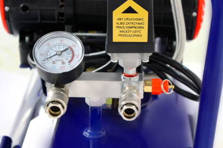 Compresor fara ulei 50L, 3000W, 475 l/min, 2800 rpm, cu reductor presiune si manometru (KD4093) [2]