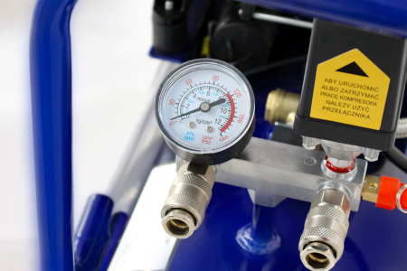 Compresor fara ulei 50L, 3000W, 475 l/min, 2800 rpm, cu reductor presiune si manometru (KD4093) [9]