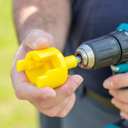 Dispozitiv pentru infiletarea a mai multor izolatori in stalpi (AGR0100) [2]