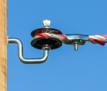 Izolator colt cu fanta rotita gard electric (AGR0106) [7]