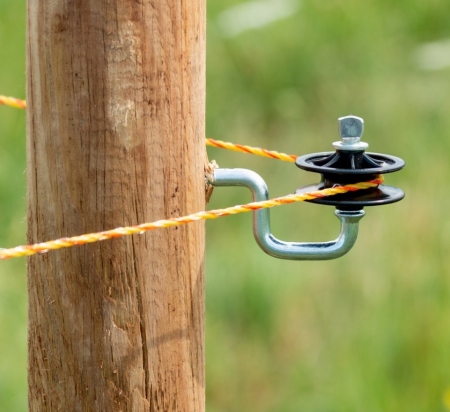 Izolator colt cu fanta rotita gard electric (AGR0106) [10]