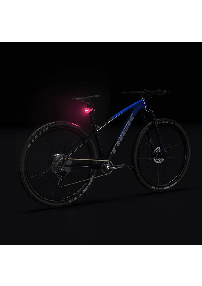 Lumină Stop Bicicletă în Formă de Buză, USB Reîncărcabilă, Rezistentă la Apă și Vizibilitate de 180° [4]