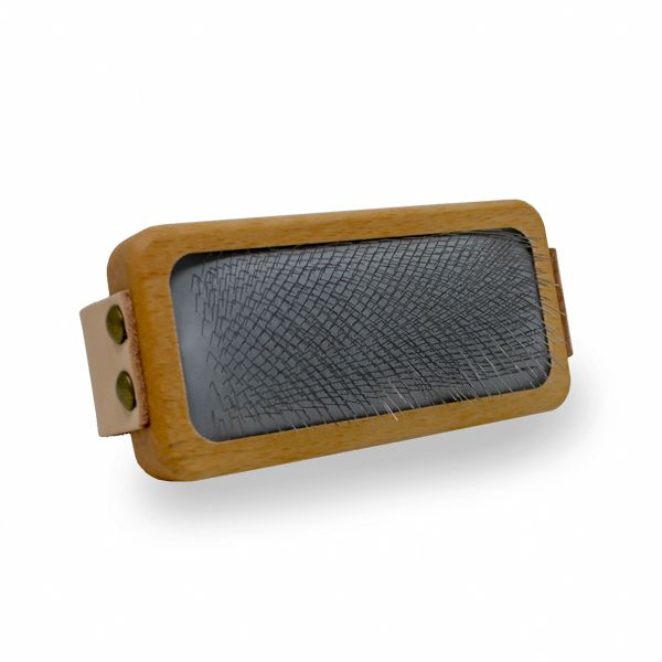 Perie durabila pentru blana de caine IRIS - indeparteaza substratul blanii - 12x6 cm - din lem de fag, maner din piele tabacita vegetal [2]
