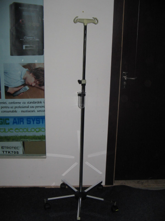 MOBILIER - Suport perfuzii Night Line cromat cu buton