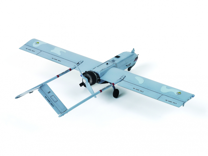 Academy 12117 - 1:35 U.S.ARMY RQ-7B UAV [3]
