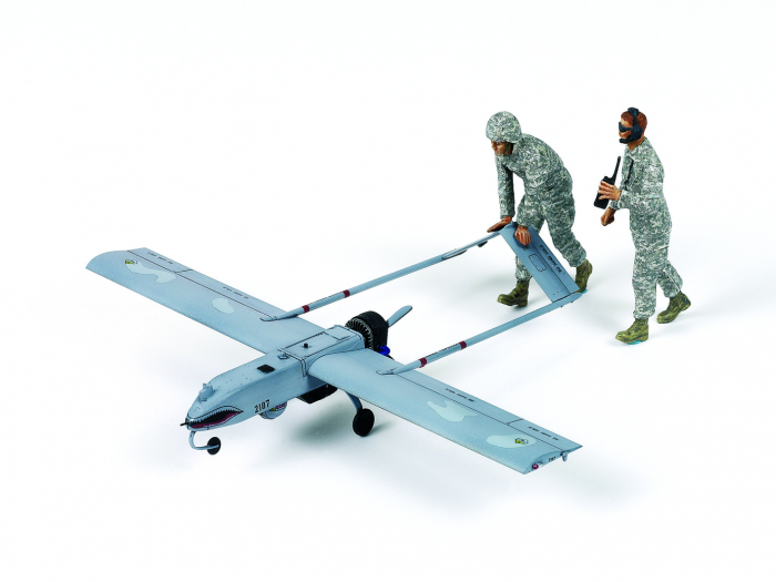 Academy 12117 - 1:35 U.S.ARMY RQ-7B UAV [2]