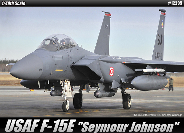 Academy 12295 - 1:48 F-15E "Seymour Johnson" [1]
