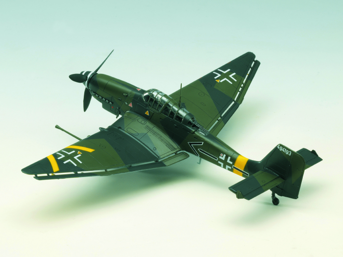 Academy 12404 - 1:72 JU87G-2 STUKA "KANONEN VOGEL" [3]