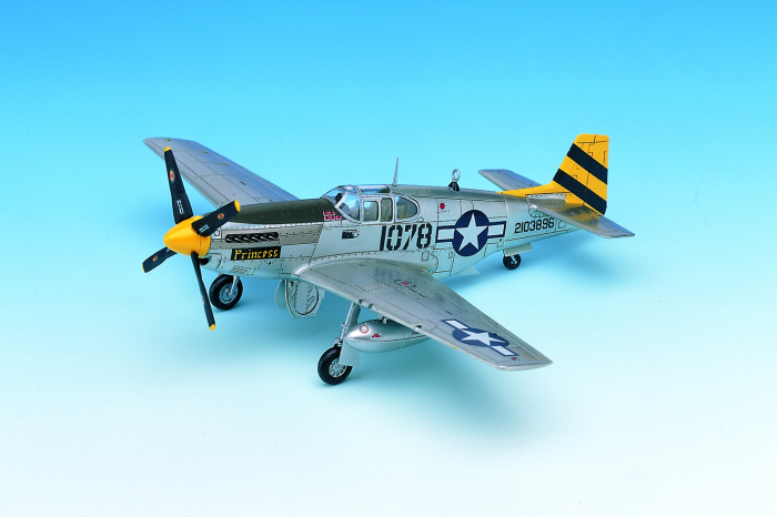 Academy 12441 - 1:72 P-51C [2]