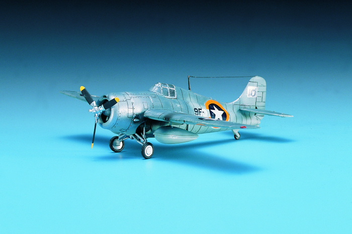 Academy 12451 - 1:72 F4F-4 [2]