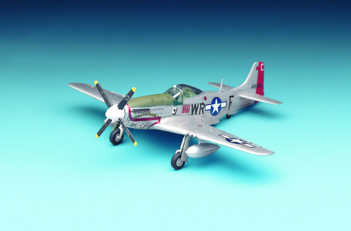Academy 12485 - 1:72 P-51D [2]