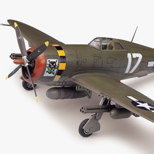Academy 12492 - 1:72 P-47D "RAZOR-BACK" [2]