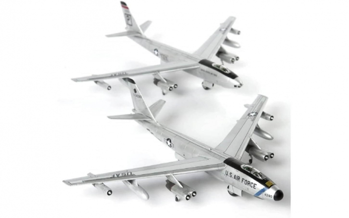 Academy 12618 - 1: 144 USAF B-47 [2]