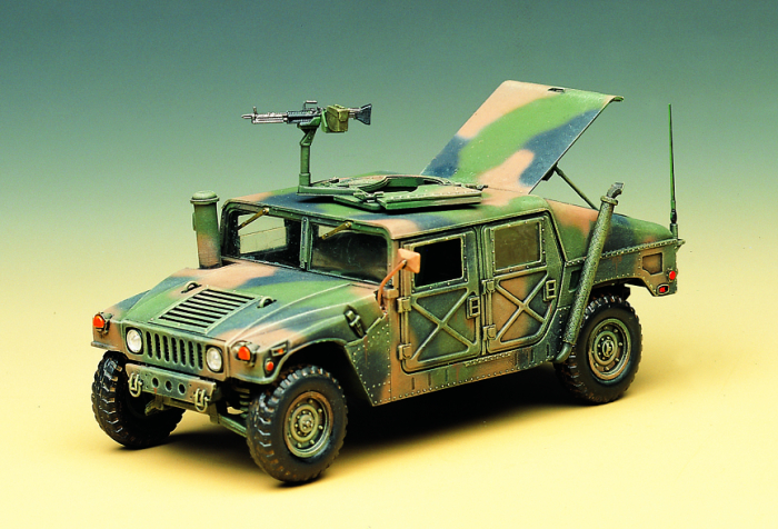 Academy 13241 - 1:35 M-1025 ARMORED CARRIER [2]