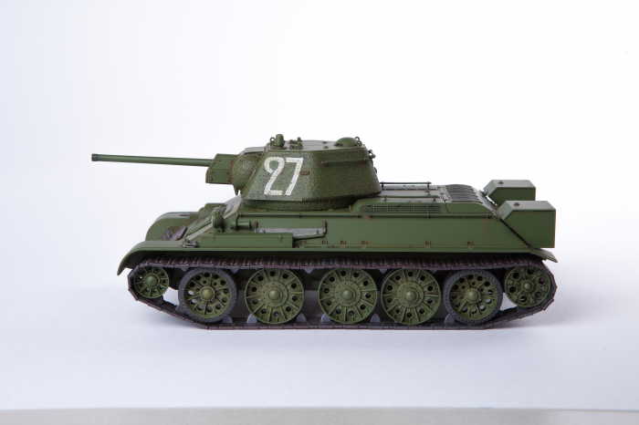 Academy 13505 - 1:35 USSR T-34/76 "No.183 Factory Production" [2]