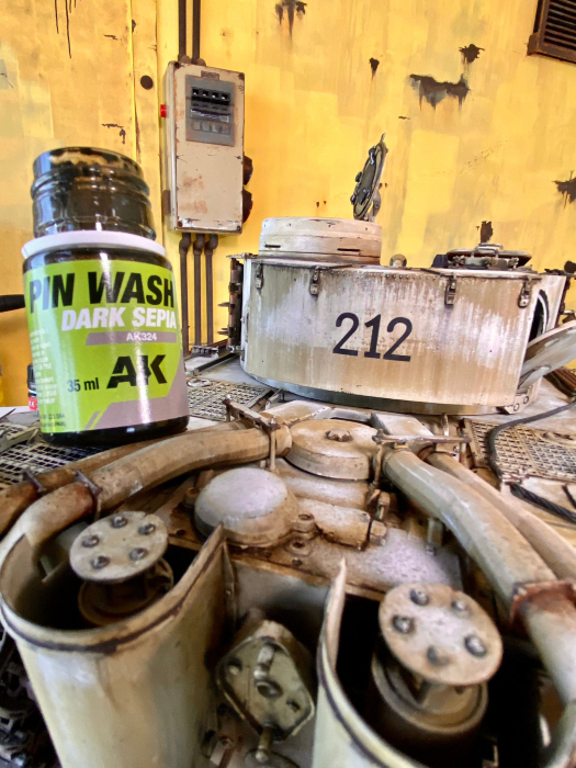 AK Interactive 326 - Black Pin Wash [2]