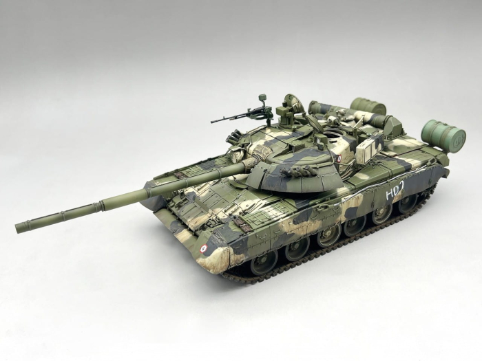 Amusing Hobby 35A060 - 1:35 Russian Main Battle Tank T-80U FULL INTERIOR [3]