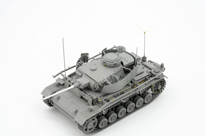 Border Model BT048 1:35 Pz.Bef.Wg.III Ausf.K with Schurzen [5]