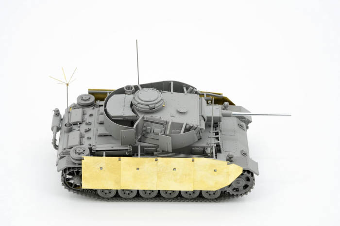 Border Model BT048 1:35 Pz.Bef.Wg.III Ausf.K with Schurzen [2]