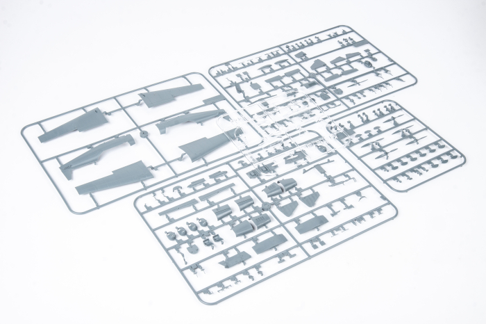 Eduard 82182 - 1:48 Z-226MS Trener Profipack [3]