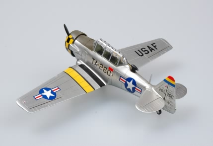Hobby Boss 80233 - American T-6G Texan 1:72 [2]