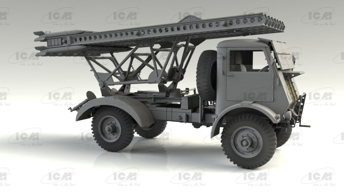 ICM 35591 - 1:35 BM-13-16 Katyusha on W.O.T. 8 chassis [4]