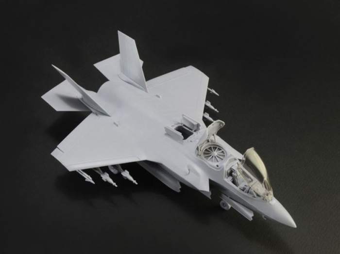 Italeri 1425 - 1:72 F-35 B Lightning II STOVL version [2]