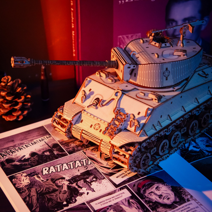 Little Story Wooden Model 3D Puzzle Tank - M4A3E8 Sherman [11]