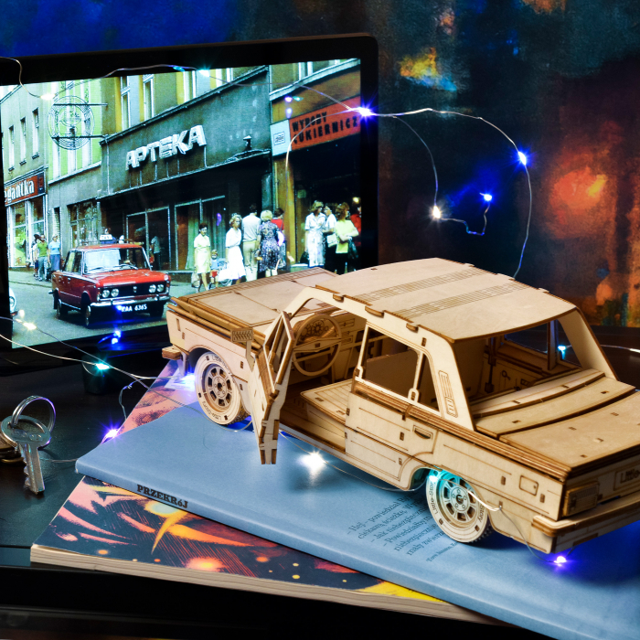 Little Story Wooden Puzzle 3D Model - FSO Fiat 125p [8]
