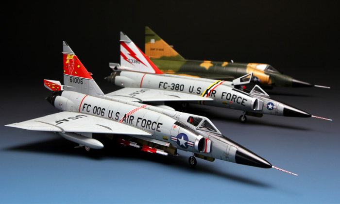 MENG DS-003 - 1:72 F-102A (Case X) [4]