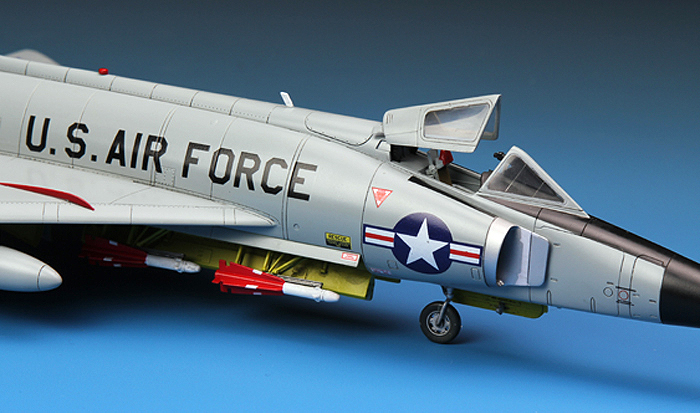 MENG DS-003S - 1:72 Convair F-102A (Case X) George Walker Bush Edition [2]