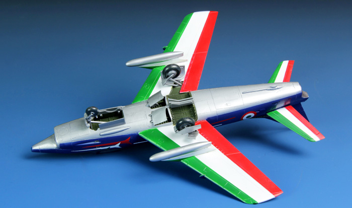 MENG DS-004 - 1:72 G.91R Light Fighter Bomber [2]
