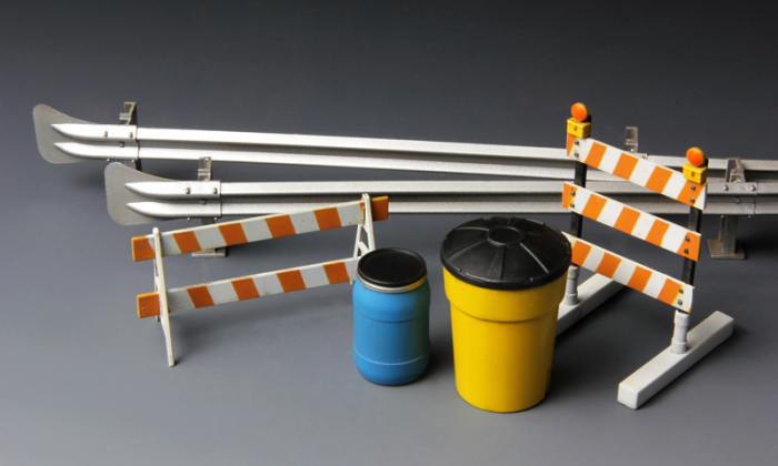 MENG SPS-013 - 1:35 Barricades & highway guardrail [4]