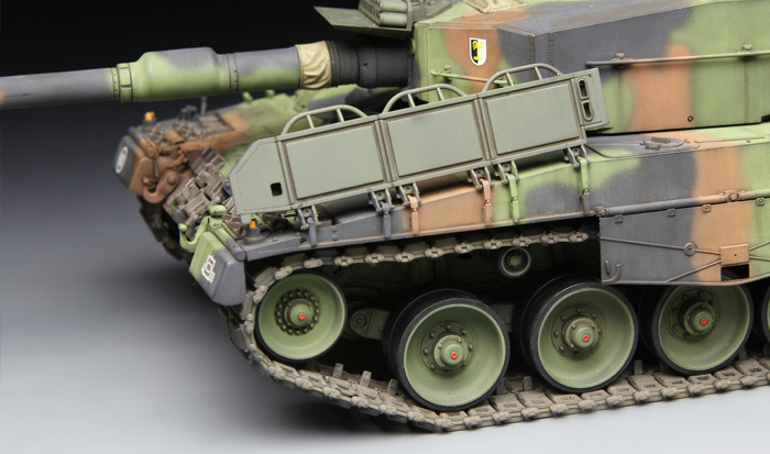 MENG TS-016 - 1:35 German Main Battle Tank Leopard 2 A4 [4]