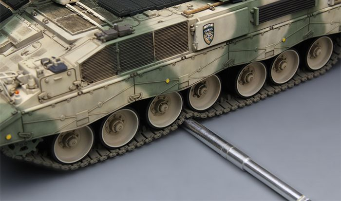 MENG TS-019 - 1:35 German Panzerhaubitze 2000 W/Add-On Armor [7]