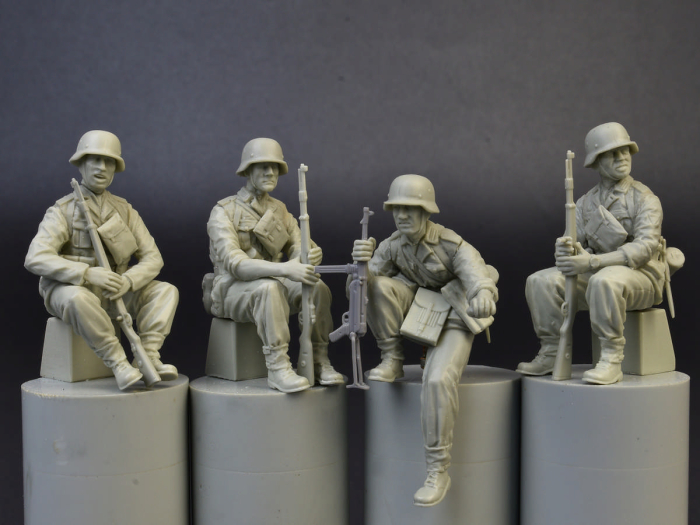 Miniart 35248 - 1:35 GERMAN PANZERGRENADIERS - 4 figures [2]