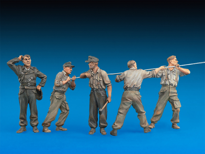 Miniart 35285 - 1:35 German Tank Crew at Work Special Edition [4]