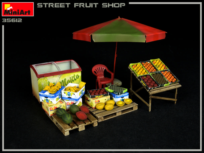 Miniart 35612 - 1:35 Street Fruit Shop [2]