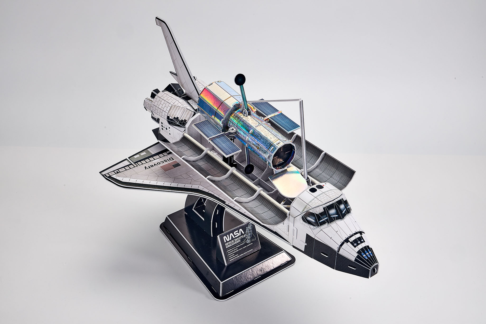 Revell  -  3D Puzzle Space Shuttle Discovery [4]