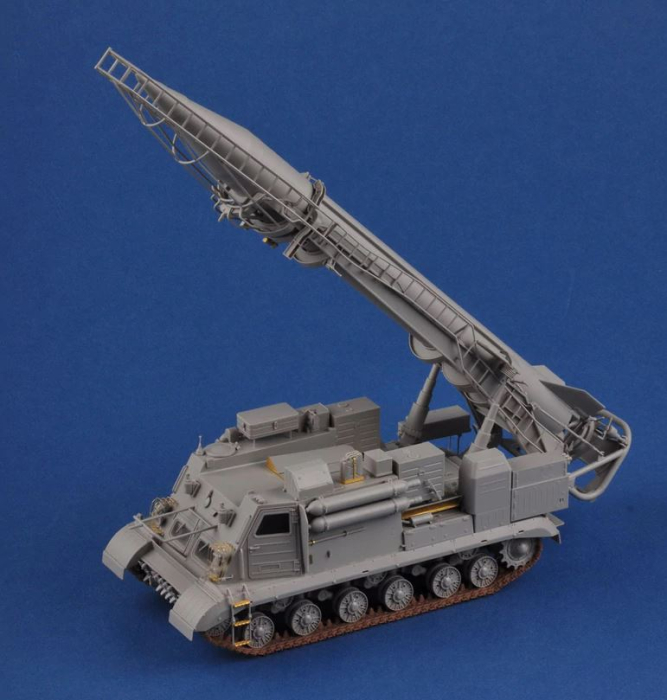 Trumpeter 01024 - 1:35 Ex-Soviet 2P19 Launcher w:R-17 Missile (SS-1C SCUD B) of 8K14 Missile System Complex [2]